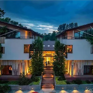 Farmona Business & Lengyelország
